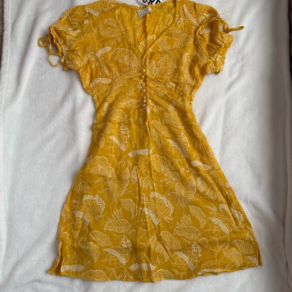 NWT Urban Outfitters Talia Tie Sleeve Floral Mini Dress